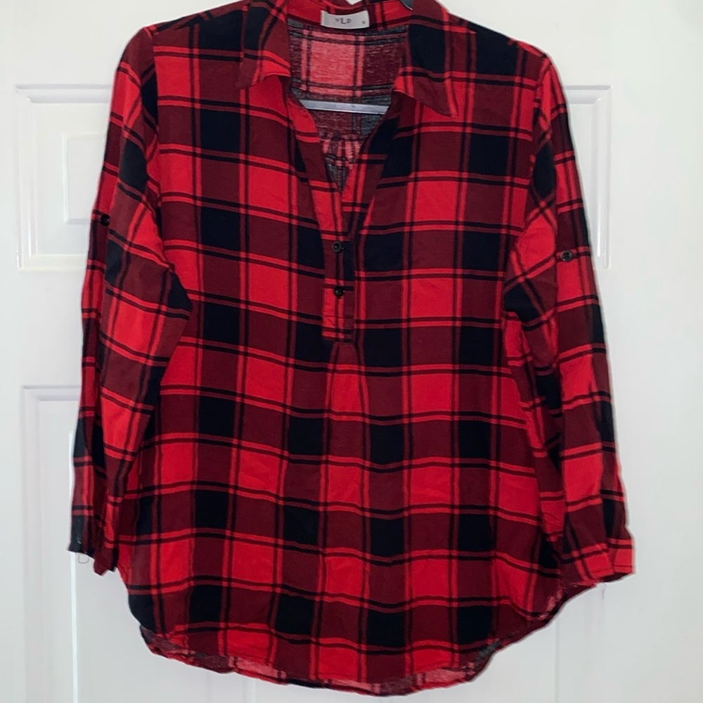 Bundle 2/$20 Woman’s buffalo plaid top small/ medium
